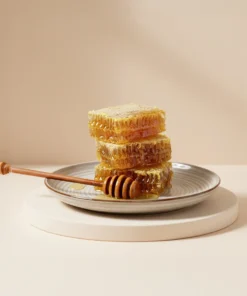 Svartkupa honung i vaxkaka ~ Hîngivê Kara Kovanê Bi Petek ( 1 KG )